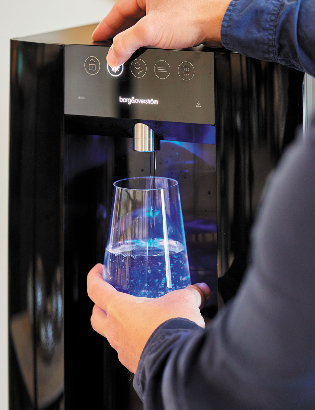 Borg & Overstrom E6 Mains Fed Water Cooler Pour